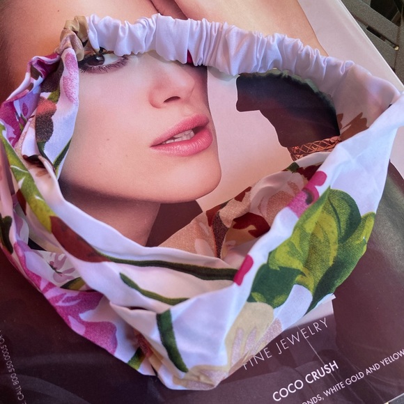 Fashion Floral Headband - Picture 3 of 3